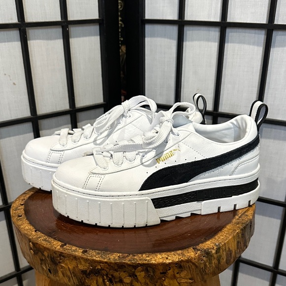 Puma Shoes - Puma White Platform Sneakers with Black Stripe EUC Size 7